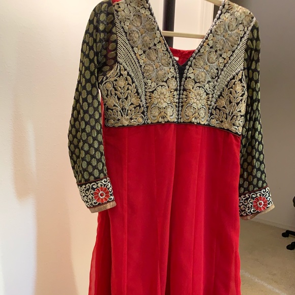 Brand New Anarkali kurta with black zari designs - Picture 3 of 6